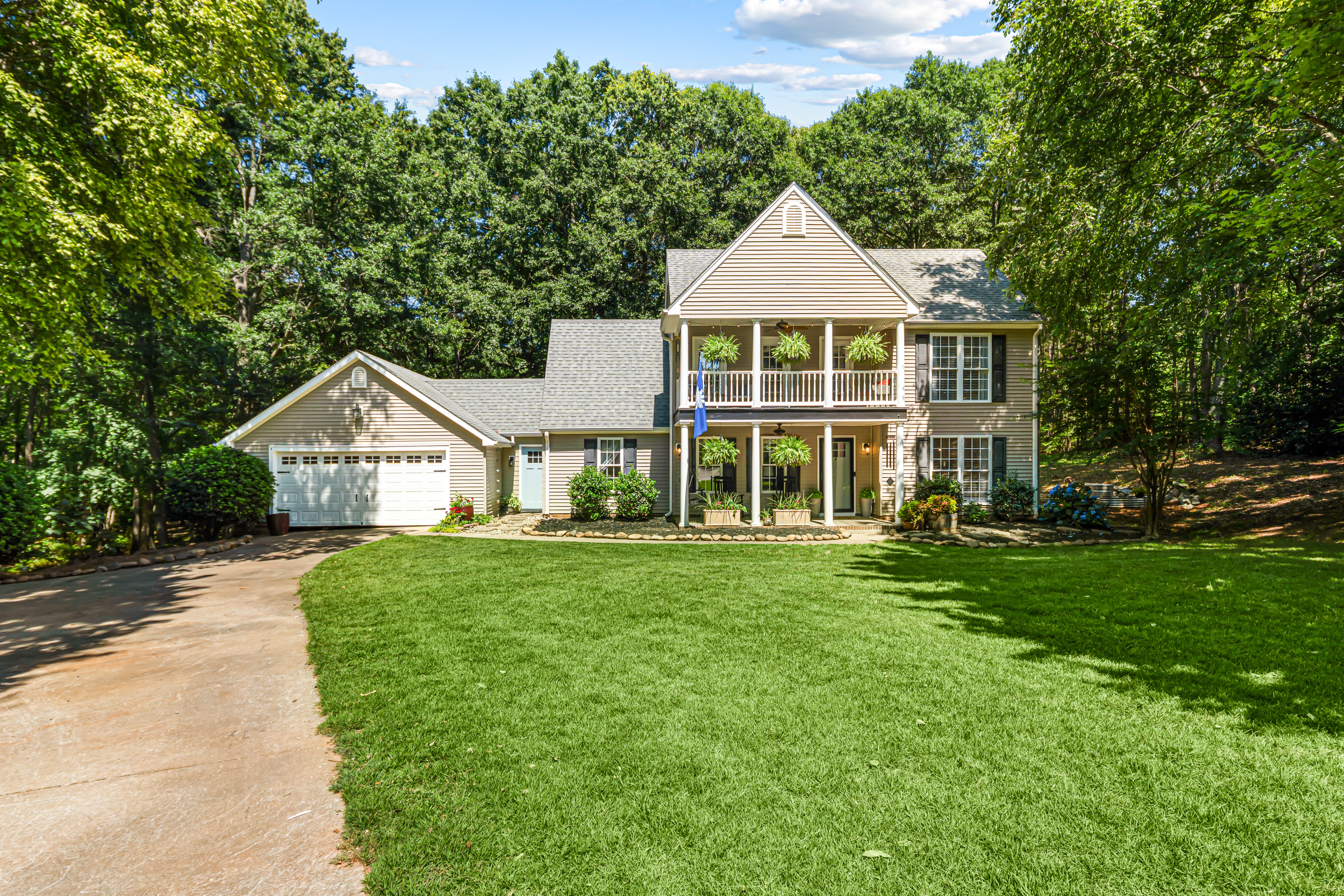 102 Crosscreek Drive