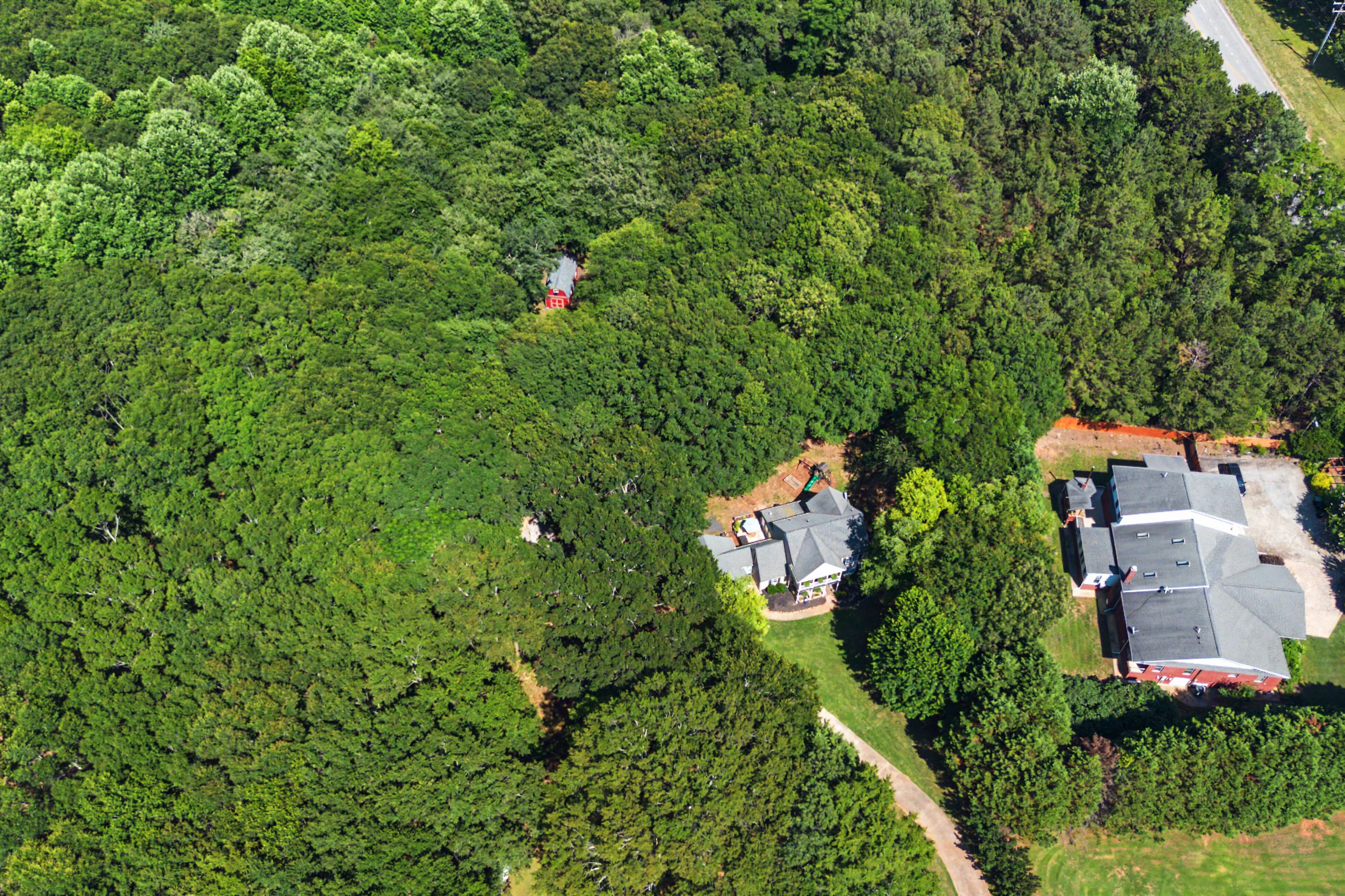 102 Crosscreek Drive photo 3